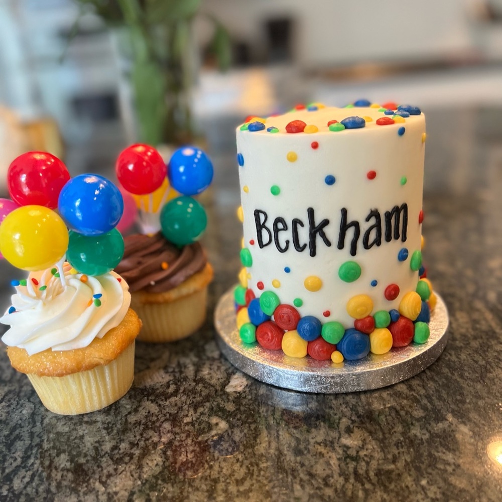 Ballon cluster cake or cupcake toppers